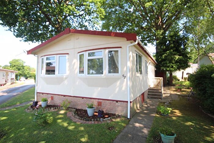2 Bedroom Property For Sale In Shipbourne Road, Tonbridge, TN10