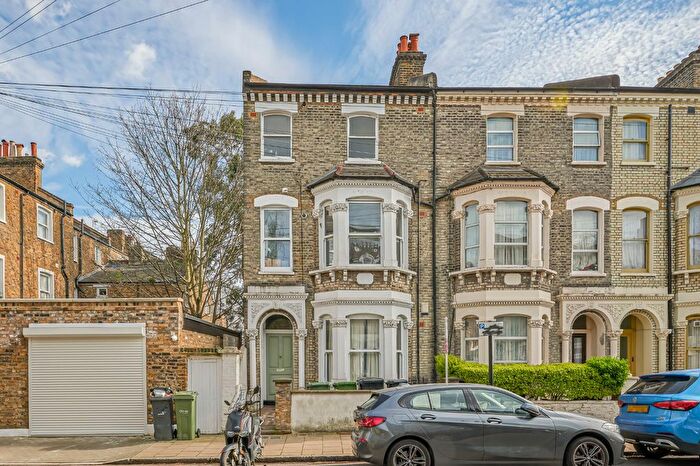 2 Bedroom Flat For Sale In Stansfield Road, London, SW9