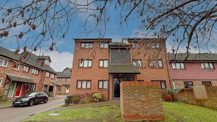 2 Bedroom Flat To Rent In Vellum Drive, Carshalton, Surrey, SM5