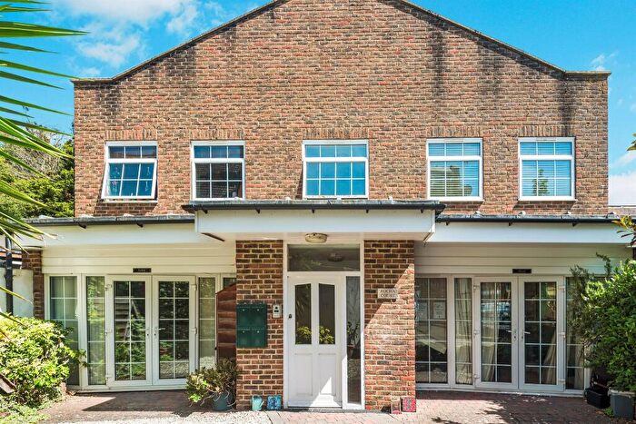 2 Bedroom Maisonette For Sale In Western Road, Shoreham-By-Sea, BN43