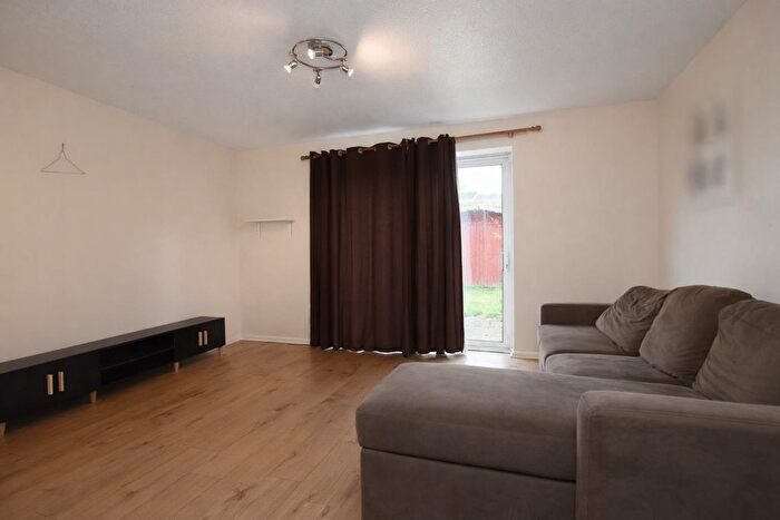 4 Bedroom Terraced House For Sale In Stainer Road, Borehamwood, WD6