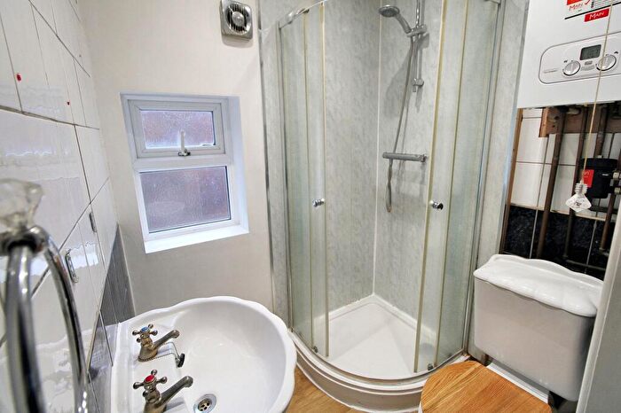 3 Bedroom Flat To Rent In Tosson Terrace, Heaton, Newcastle Upon Tyne, Tyne And Wear, NE6
