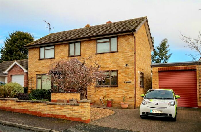 3 Bedroom Detached House To Rent In Dovehouse Close, Ely, CB7