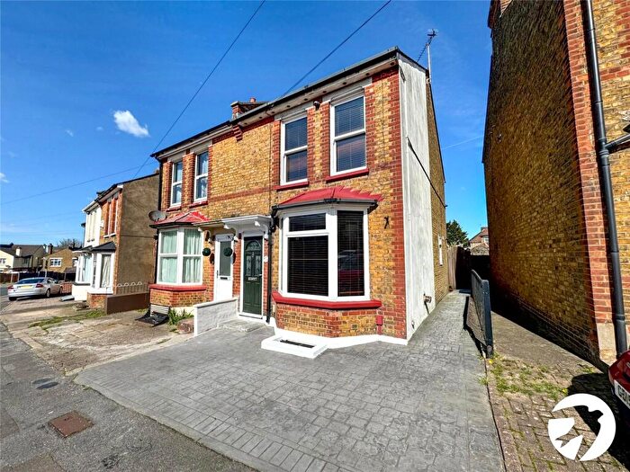 2 Bedroom Semi-Detached House For Sale In Sheals Crescent, Maidstone, Kent, ME15