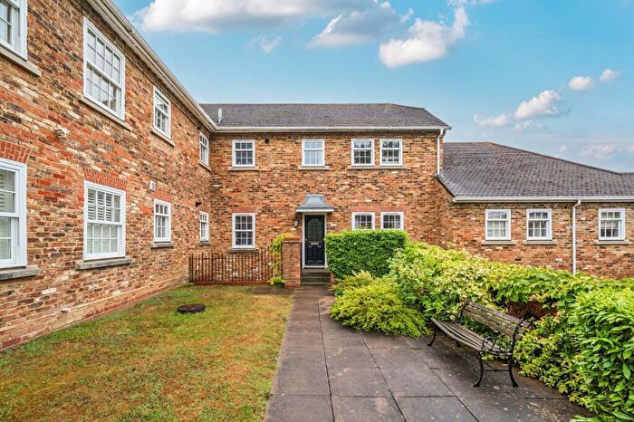 3 Bedroom Terraced House To Rent In Shortheath Road, Farnham, Surrey, GU9