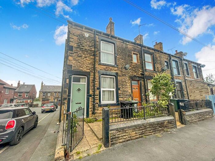2 Bedroom End Of Terrace House For Sale In Springfield Lane, Morley, Leeds, West Yorkshire, LS27