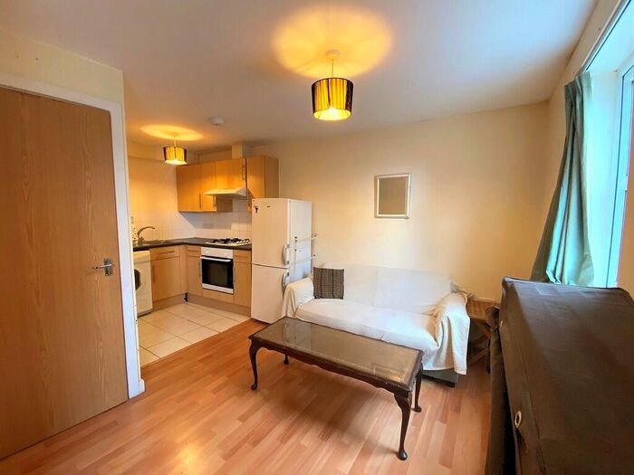 2 Bedroom Flat To Rent In St. James's Road, Southsea, PO5