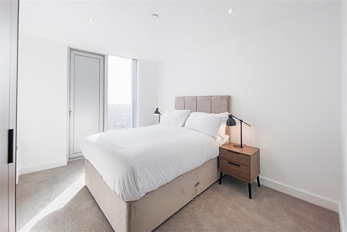 2 Bedroom Apartment To Rent In East Tower, Deansgate Square, M15