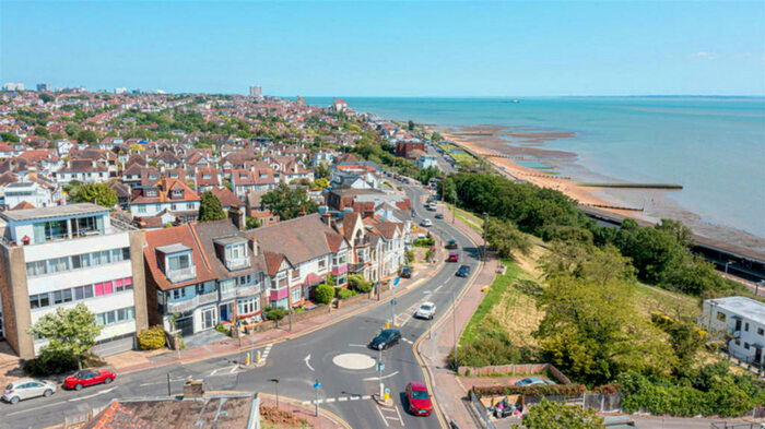 1 Bedroom Flat To Rent In Cliff Gardens, Leigh-on-sea, SS9