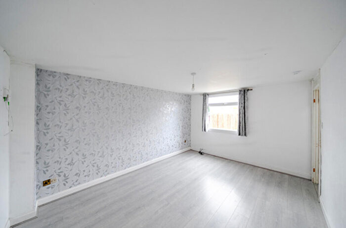 2 Bedroom Semi-Detached House For Sale In Hartland Close, Bransholme, Hull, HU7