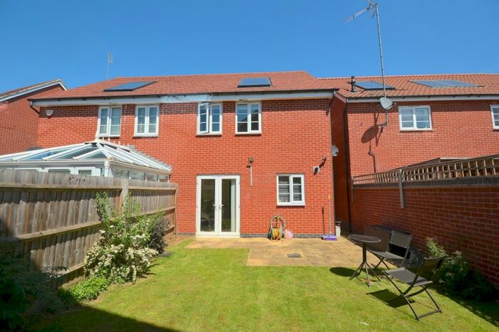 3 Bedroom Semi-Detached House To Rent In Narrowboat Lane, Northampton, NN4
