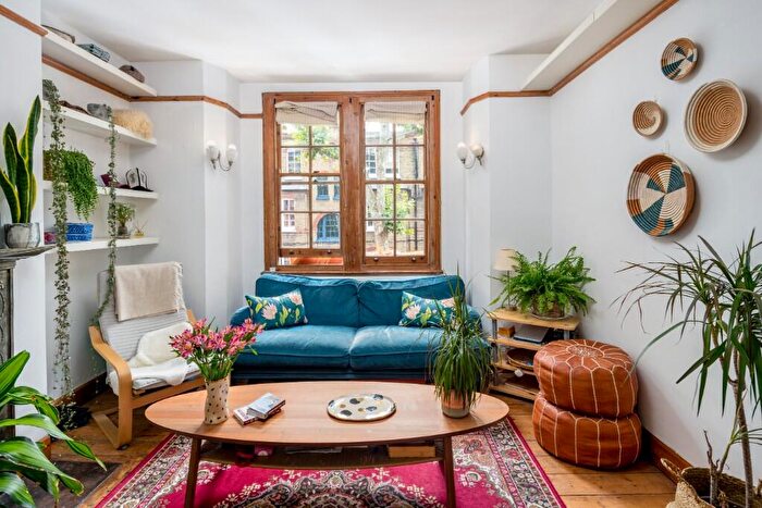 2 Bedroom Apartment To Rent In Haberdasher Street, London, N1