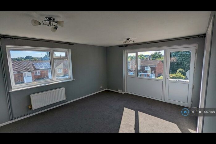 1 Bedroom Flat To Rent In Meldrum Close, Orpington, BR5