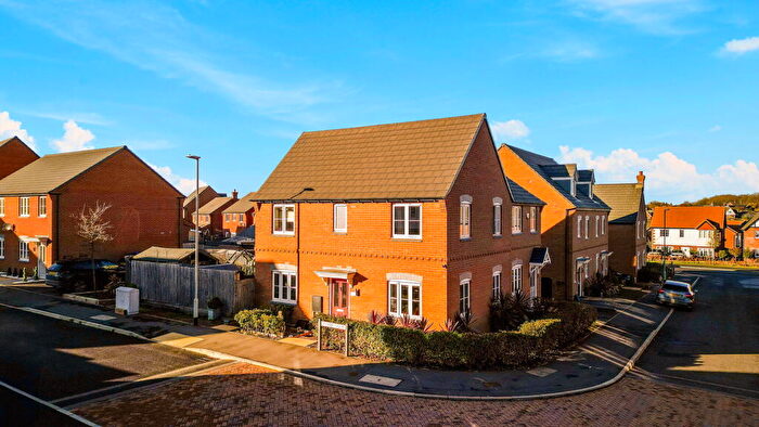 3 Bedroom Semi-Detached House For Sale In Mansfield, Nottinghamshire, NG18