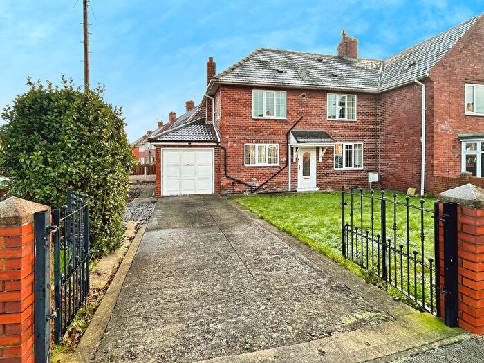 3 Bedroom Semi Detached House For Sale In Deightonby Street, Rotherham, S63