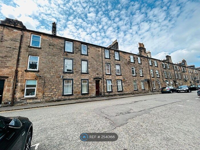 2 Bedroom Flat To Rent In Bruce Street, Stirling, FK8