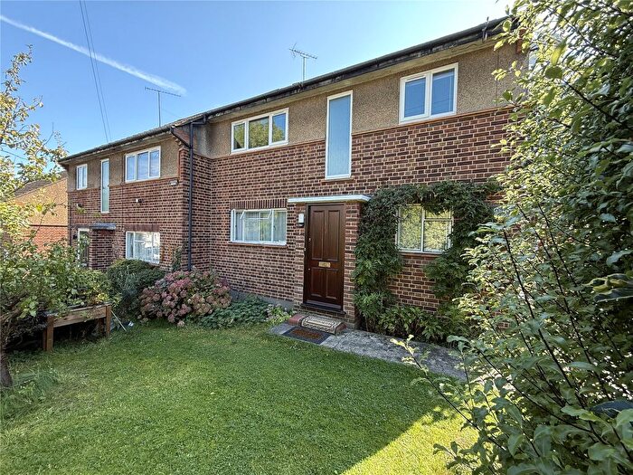 2 Bedroom Maisonette To Rent In Prospect Road, Barnet, Hertfordshire, EN5