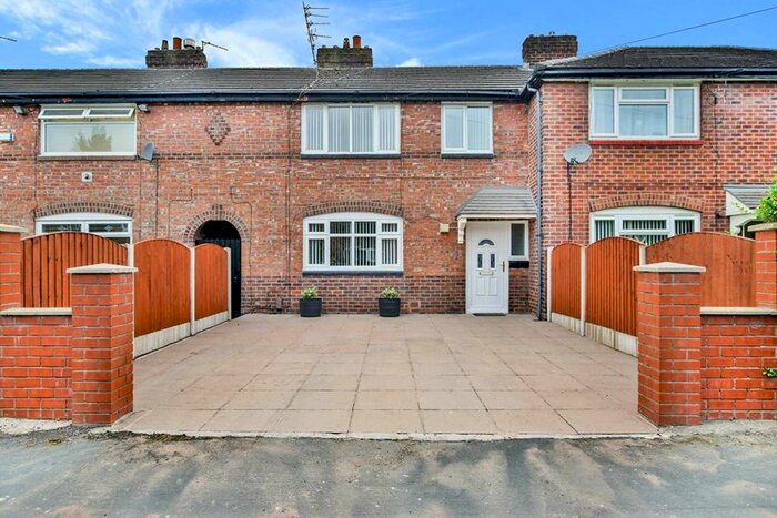 3 Bedroom Terraced House To Rent In Asquith Road, Manchester, M19