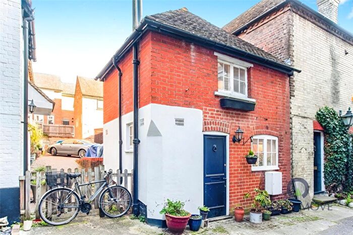 1 Bedroom Semi-Detached House To Rent In Austins Place, Hemel Hempstead, Hertfordshire, HP2