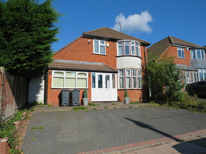 4 Bedroom House To Rent In Newburn Croft, Quinton, Birmingham, B32