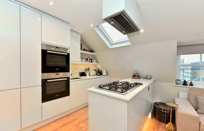 3 Bedroom Flat To Rent In Clifton Hill, St John's Wood, NW8