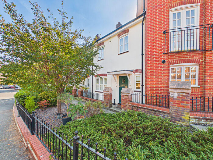 3 Bedroom Terraced House For Sale In Malthouse Way, Marlow, Buckinghamshire, SL7