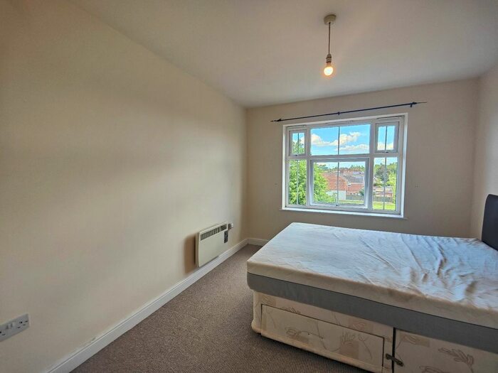 2 Bedroom Flat To Rent In Stonegate Mews, Balby, Doncaster, Uk, DN4