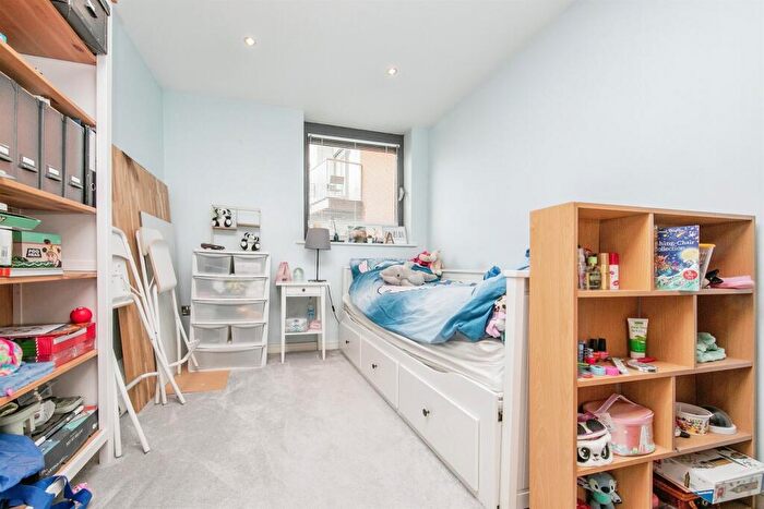 2 Bedroom Flat For Sale In Coprolite Street, Ipswich, IP3