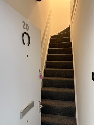 2 Bedroom Flat To Rent In Bed, Bath Luxury Flat - Birkin Avenue, NG7