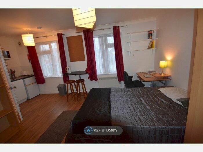 Studio To Rent In Burgess Road, Southampton, SO16