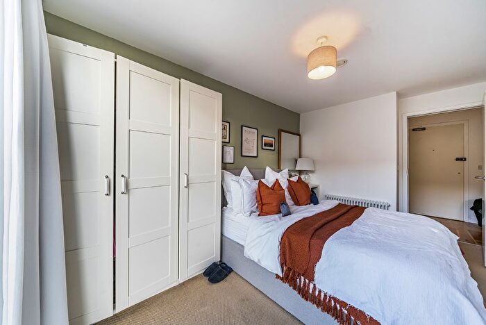 2 Bedroom Flat For Sale In Deptford High Street, London, SE8