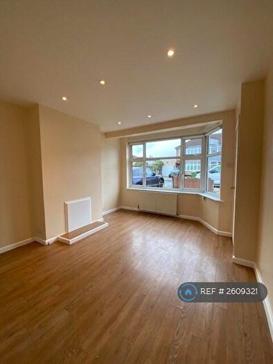 3 Bedroom Terraced House To Rent In Radnor Avenue, Welling, DA16