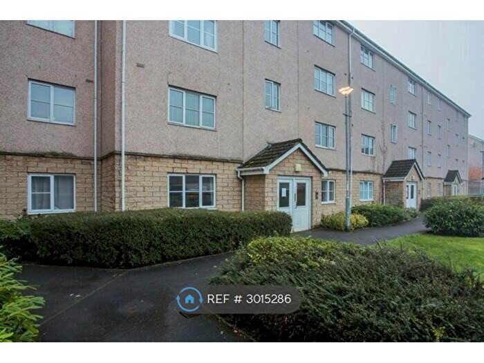 2 Bedroom Flat To Rent In West St, Paisley, PA1