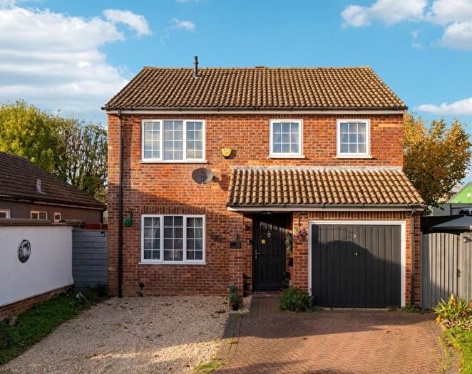 4 Bedroom Detached House For Sale In Haddenham, Buckinghamshire, HP17