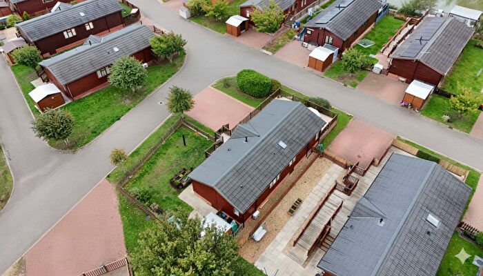2 Bedroom Park Home For Sale In Lagoon Lodges, Tallington Lakes, Stamford, PE9