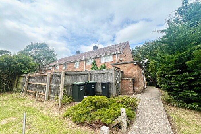 2 Bedroom Maisonette To Rent In Jersey Close, Poole, BH12