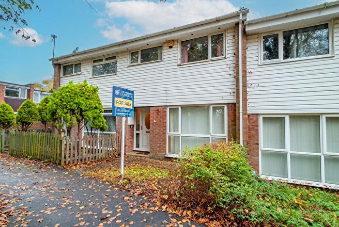 3 Bedroom Terraced House For Sale In Simmons Walk, Basingstoke, RG21