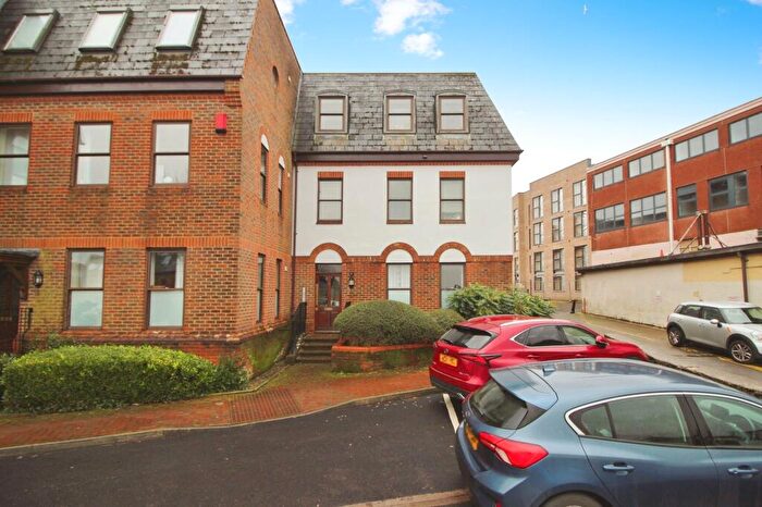 2 Bedroom Apartment To Rent In Little London Court, Swindon, SN1