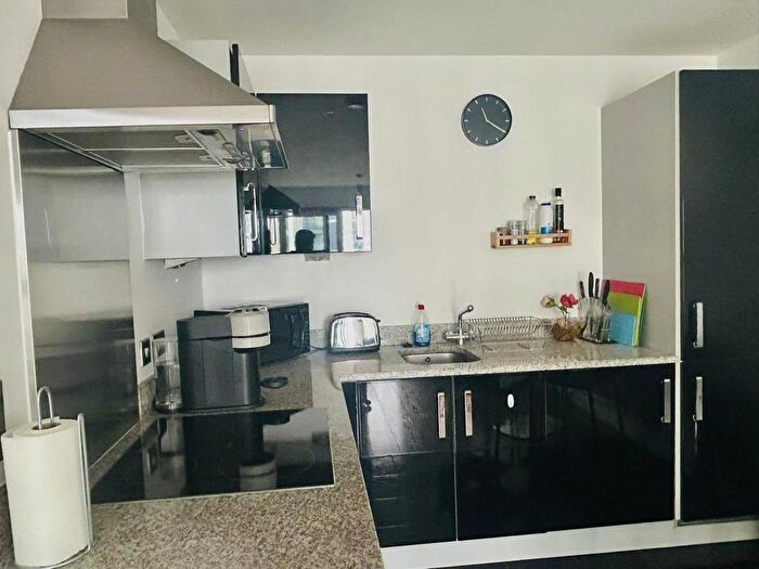 2 Bedroom Flat To Rent In Barge Walk, SE10