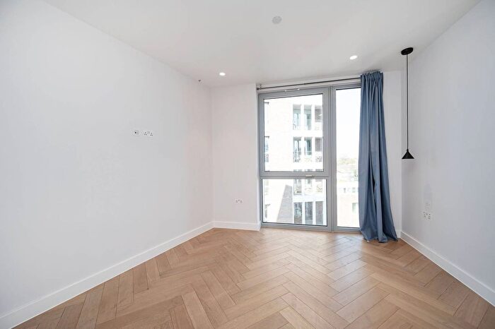 1 Bedroom Flat To Rent In Mapple Path, Hackney Downs, London, E5