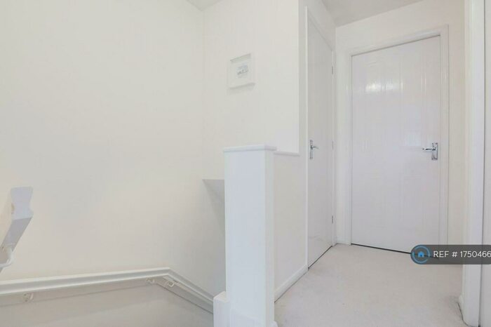 3 Bedroom Semi-Detached House To Rent In Swallow Close, Mountsorrel, Loughborough, LE12