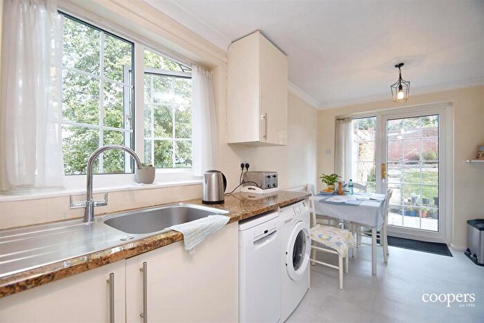 2 Bedroom End Of Terrace House To Rent In Myrtleside Close Northwood, HA6