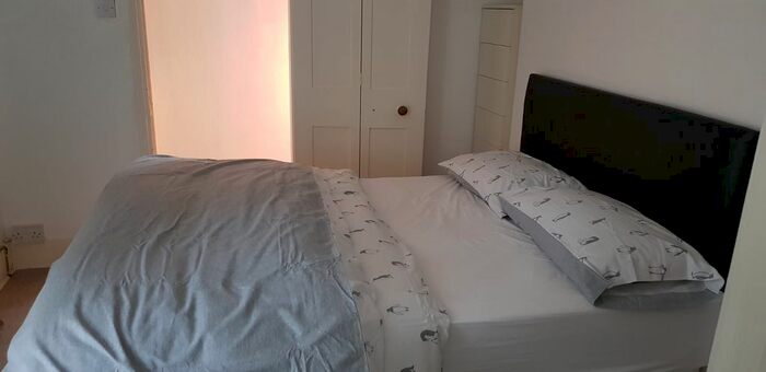 1 Bedroom Flat To Rent In The Green, Datchet, SL3