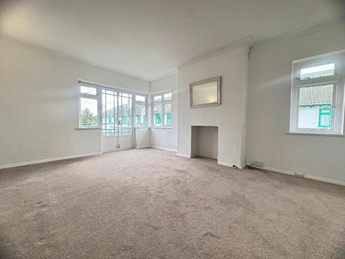 2 Bedroom Flat To Rent In Elm Park Court, Elm Park Road, Pinner, HA5