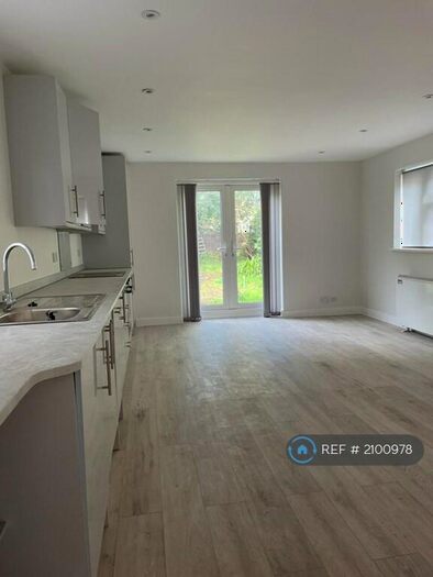 1 Bedroom Flat To Rent In Sussex Place, Slough, SL1