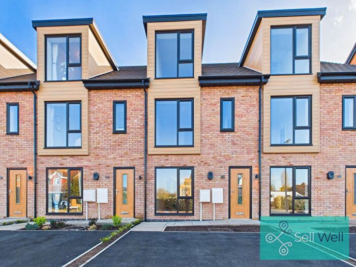 3 Bedroom Town House For Sale In The Cottons St. Johns Road, Manchester, M28