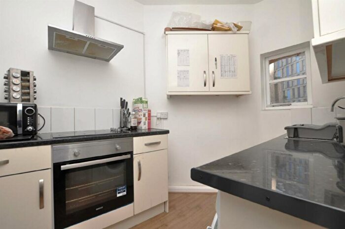 3 Bedroom Flat To Rent In Cumberland Street, St.Pauls, BS2