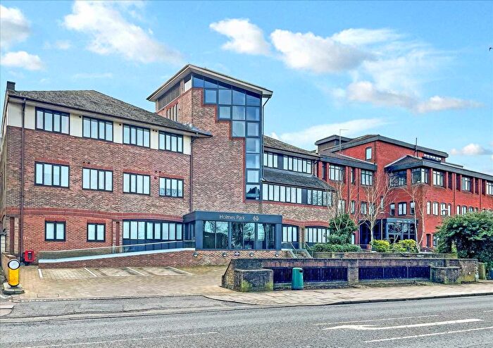 2 Bedroom Flat To Rent In Holmes Park, North Street, Horsham, RH12