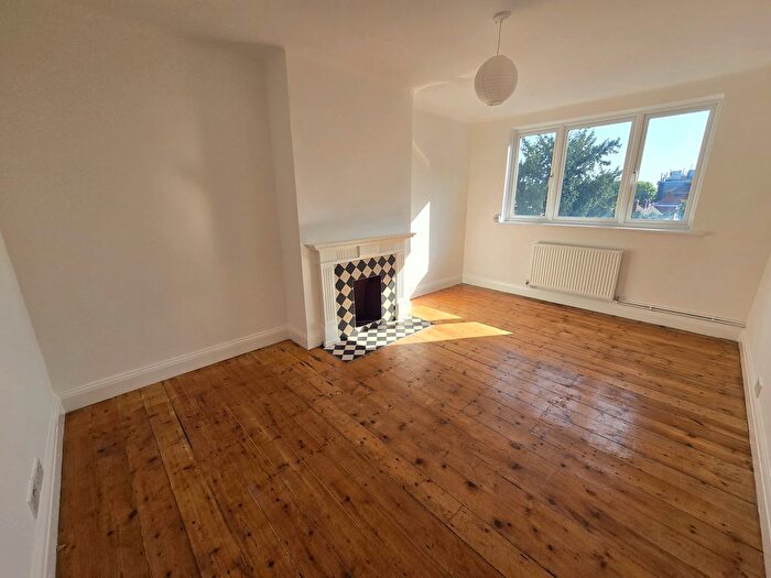 2 Bedroom Flat To Rent In Lemna Court, Lemna Road, London, E11