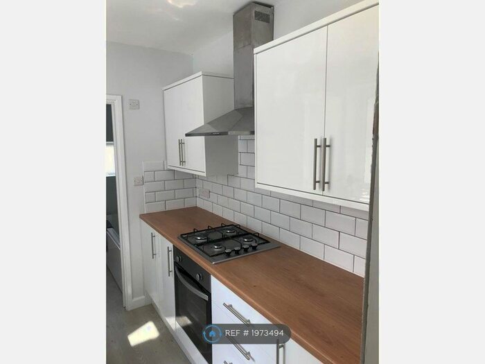 3 Bedroom Terraced House To Rent In Talbot Road, Southsea, PO4